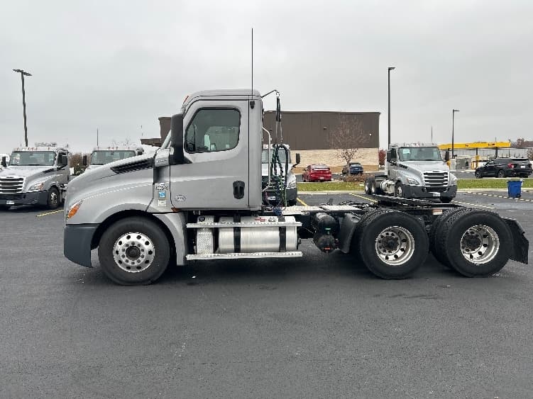 2020 Freightliner Cascadia in Piqua, OH — photo 4
