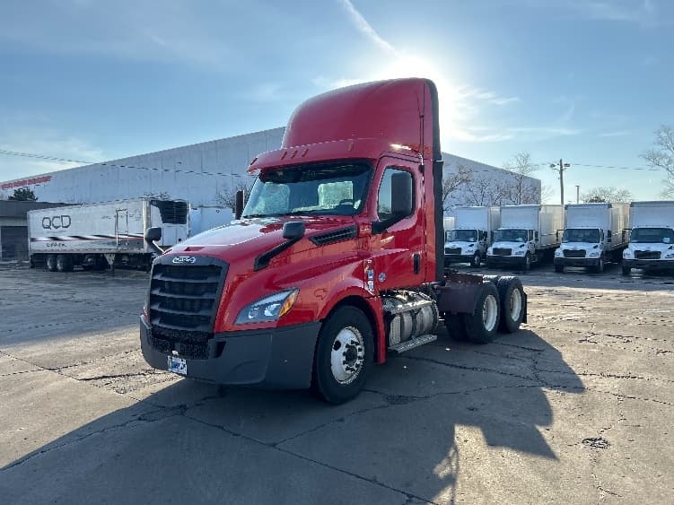2020 Freightliner Cascadia in La Porte, IN — photo 3