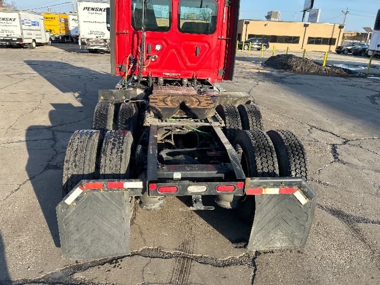 2020 Freightliner Cascadia in La Porte, IN — photo 6
