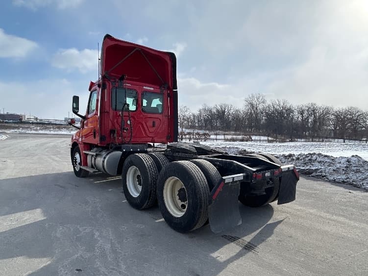 2020 Freightliner Cascadia in Windsor, WI — photo 5