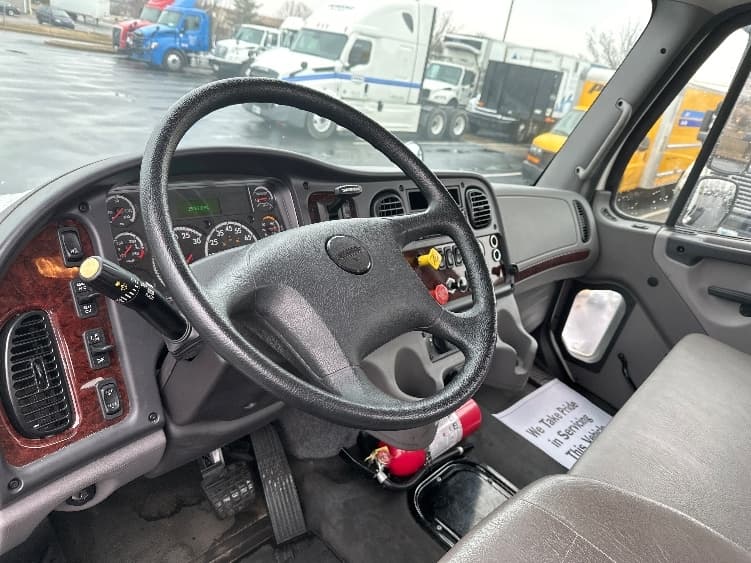 2020 Freightliner M2 106 in New Castle, DE — photo 10