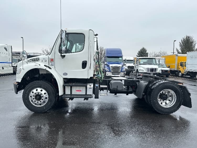 2020 Freightliner M2 106 in New Castle, DE — photo 4