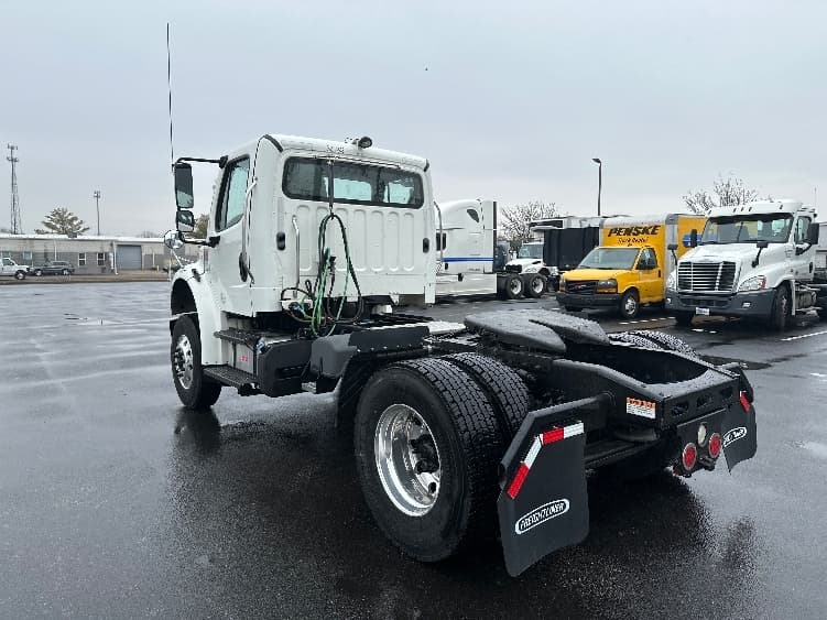 2020 Freightliner M2 106 in New Castle, DE — photo 5