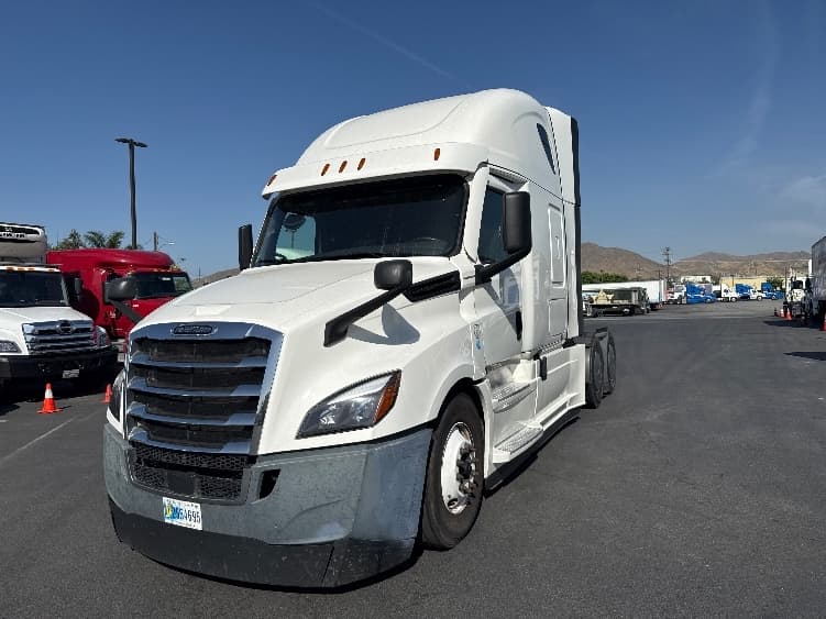 2020 Freightliner Cascadia in Fontana, CA — photo 3
