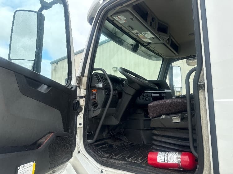 2020 Volvo in Bessemer, AL — photo 9