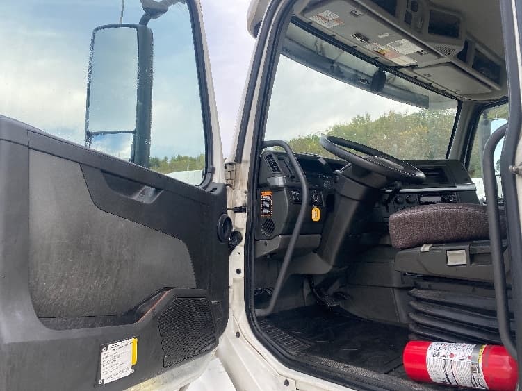 2020 Volvo in Bessemer, AL — photo 9