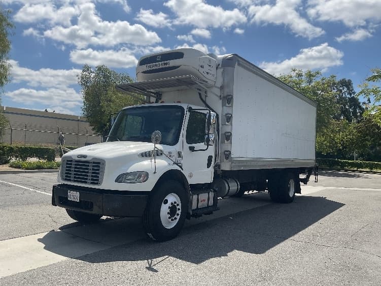 2020 Freightliner M2 106 in Torrance, CA — photo 3