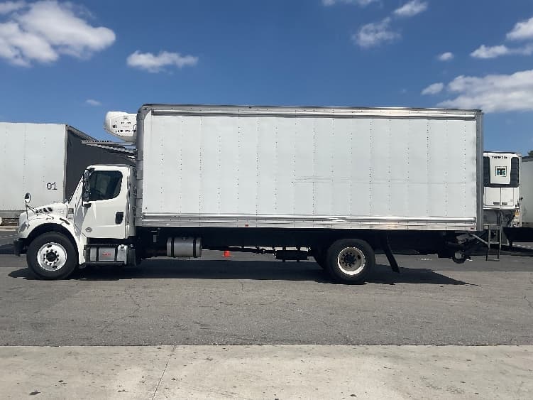 2020 Freightliner M2 106 in Torrance, CA — photo 4