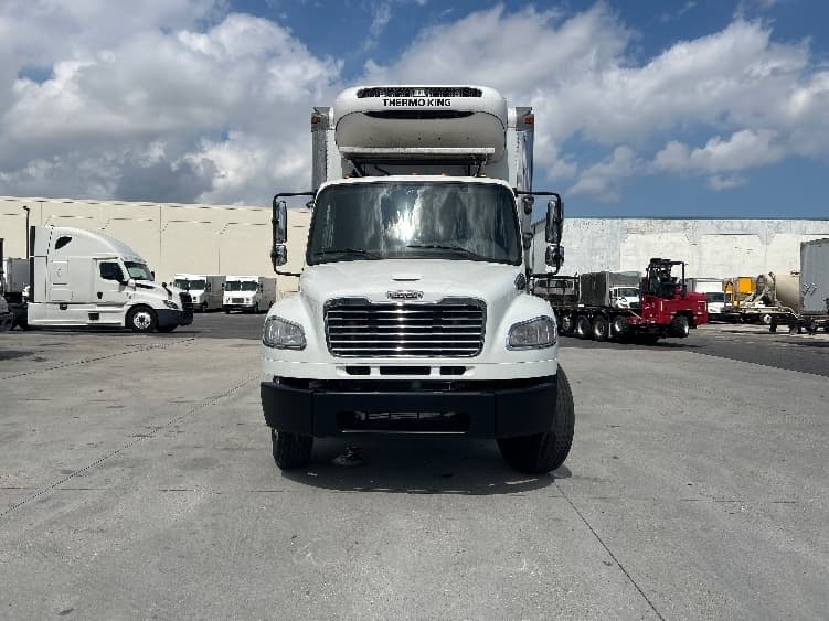 2020 Freightliner M2 106 in Harahan, LA — photo 2