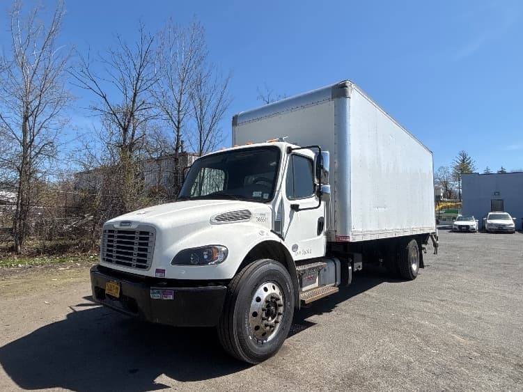 2020 Freightliner M2 106 in Elmsford, NY — photo 3