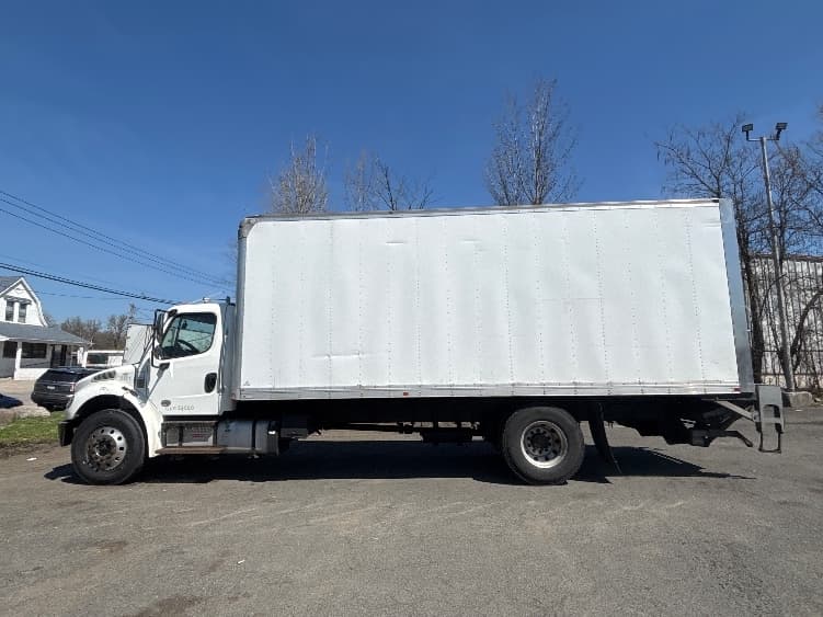 2020 Freightliner M2 106 in Elmsford, NY — photo 4