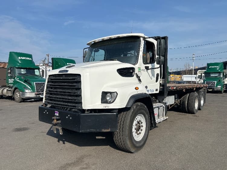 2020 Freightliner 114SD in Kearny, NJ — photo 3