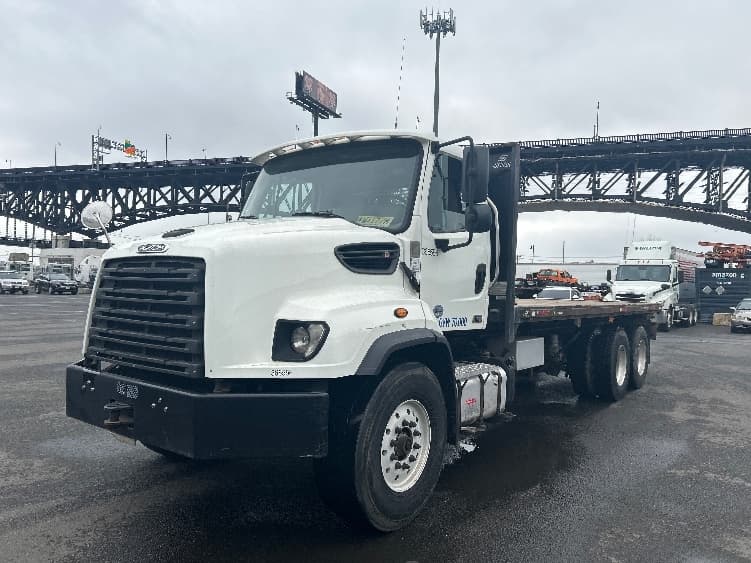 2020 Freightliner 114SD in Kearny, NJ — photo 3
