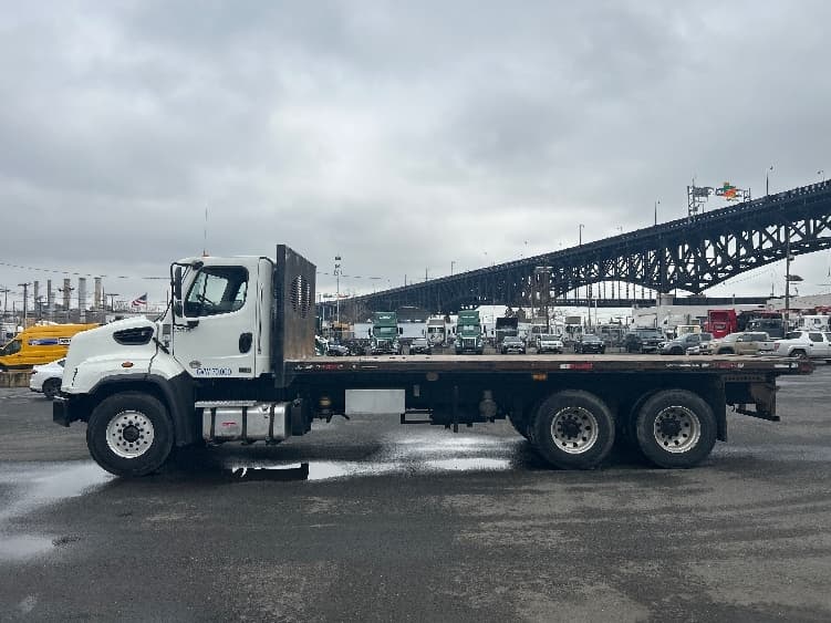 2020 Freightliner 114SD in Kearny, NJ — photo 4