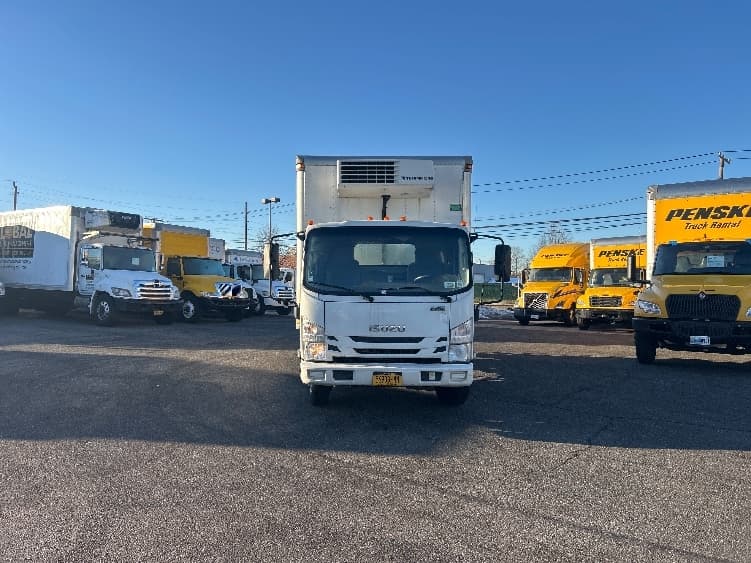 2020 Isuzu NQR in West Babylon, NY — photo 2