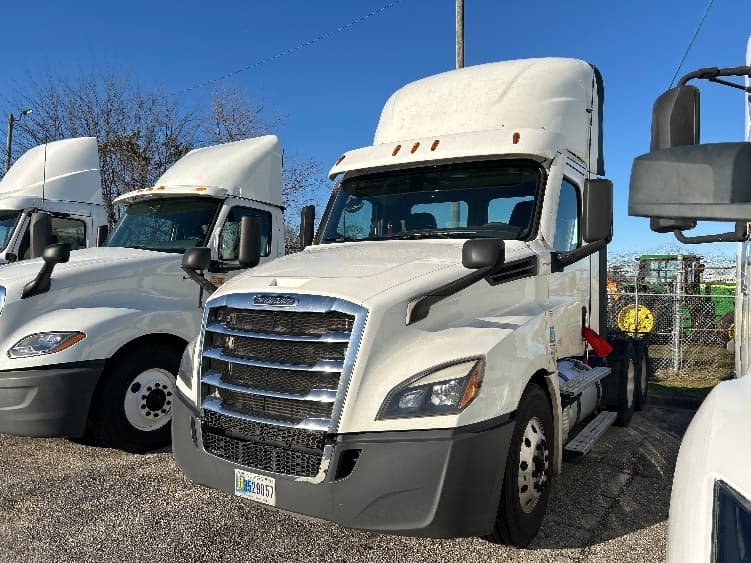 2021 Freightliner Cascadia in Montgomery, AL — photo 3