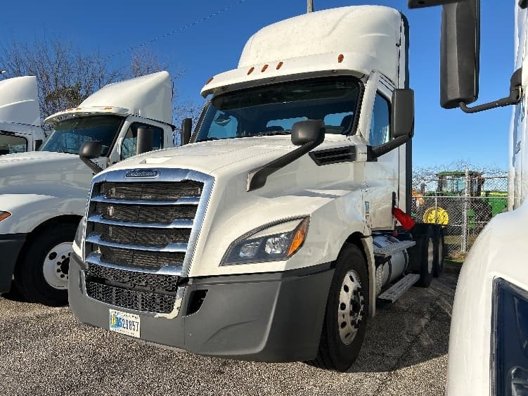 2021 Freightliner Cascadia in Montgomery, AL — photo 4