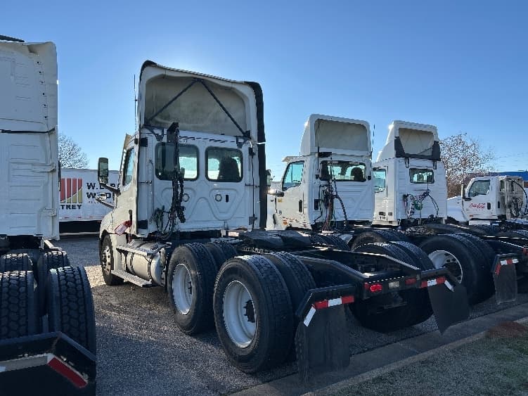 2021 Freightliner Cascadia in Montgomery, AL — photo 5