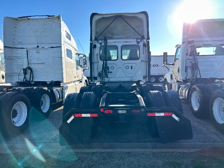 2021 Freightliner Cascadia in Montgomery, AL — photo 6