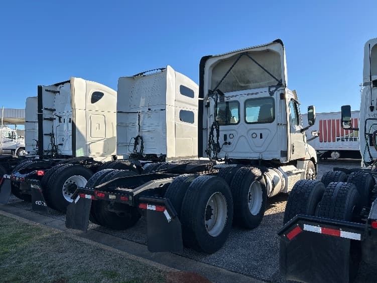 2021 Freightliner Cascadia in Montgomery, AL — photo 7
