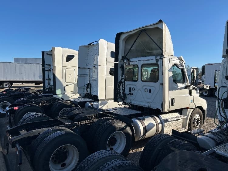 2021 Freightliner Cascadia in Montgomery, AL — photo 8
