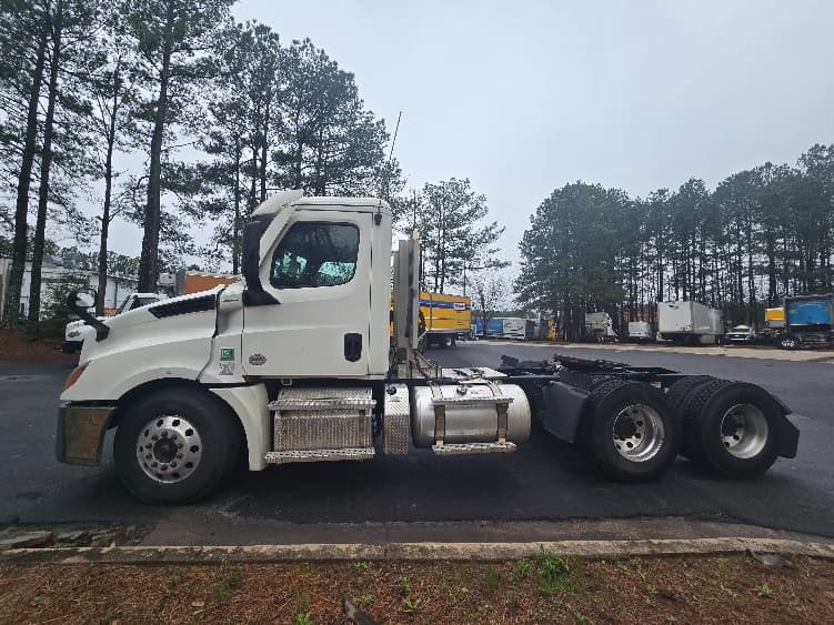 2021 Freightliner Cascadia in Atlanta (Forest Park), GA — photo 4
