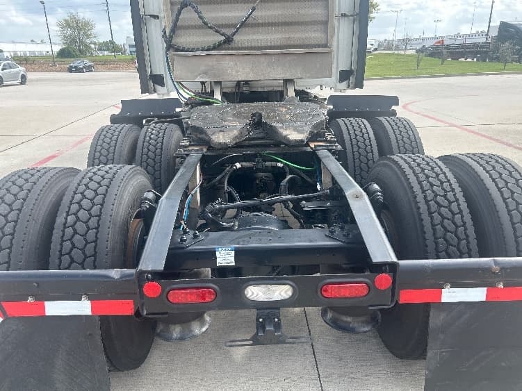 2021 Freightliner Cascadia in Houston, TX — photo 6