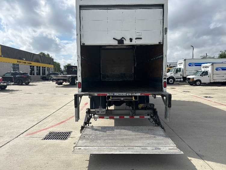 2021 Freightliner M2 106 in Houston, TX — photo 9