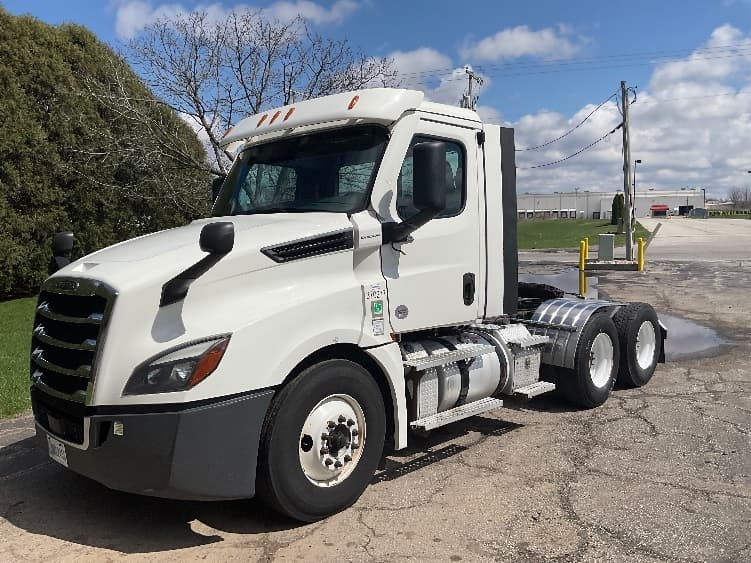 2021 Freightliner Cascadia in La Porte, IN — photo 3