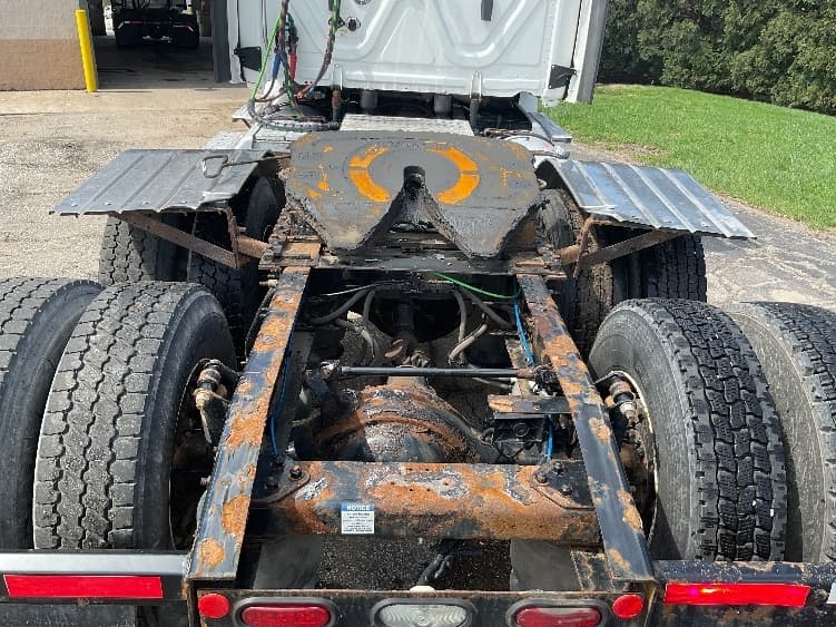 2021 Freightliner Cascadia in La Porte, IN — photo 6