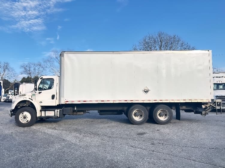 2021 Freightliner M2 106 in Duluth, GA — photo 4