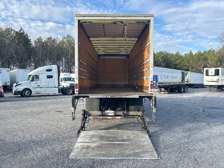 2021 Freightliner M2 106 in Duluth, GA — photo 9