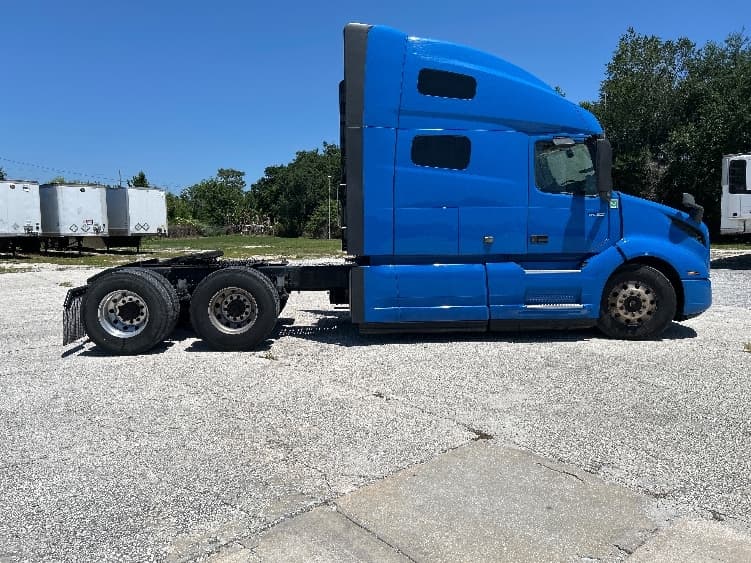 2021 Volvo VNL 760 in Tampa, FL — photo 8