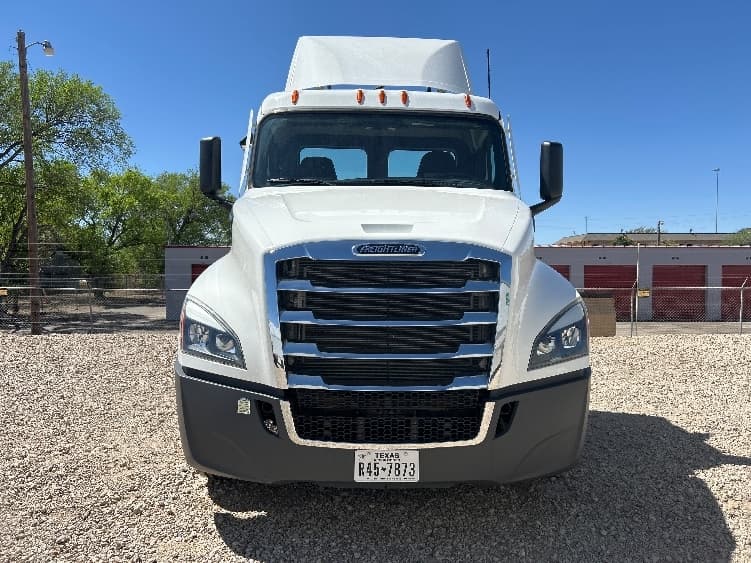 2021 Freightliner Cascadia in Amarillo, TX — photo 2