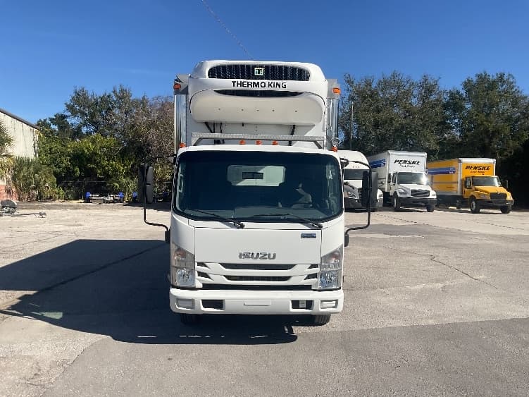 2021 Isuzu NRR in Fort Myers, FL — photo 2