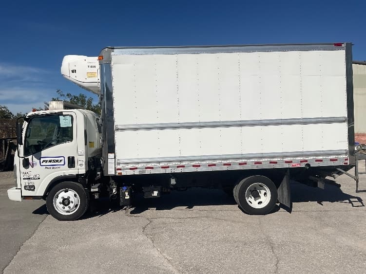 2021 Isuzu NRR in Fort Myers, FL — photo 4