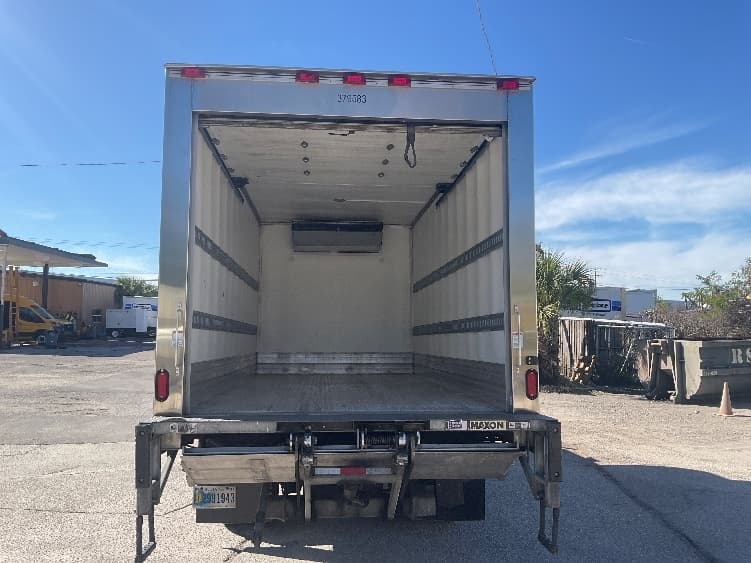 2021 Isuzu NRR in Fort Myers, FL — photo 8