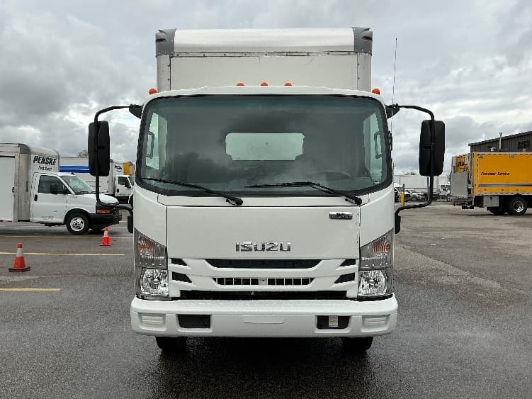 2021 Isuzu NRR in Cincinnati, OH — photo 2