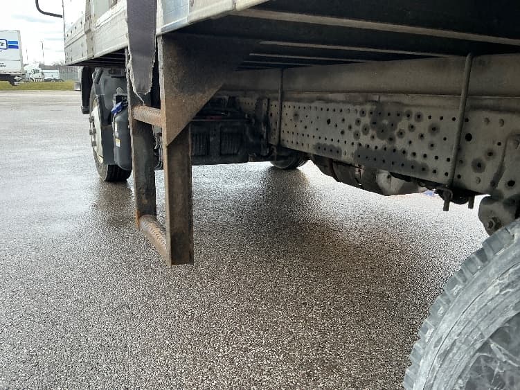 2021 Isuzu NRR in Cincinnati, OH — photo 5