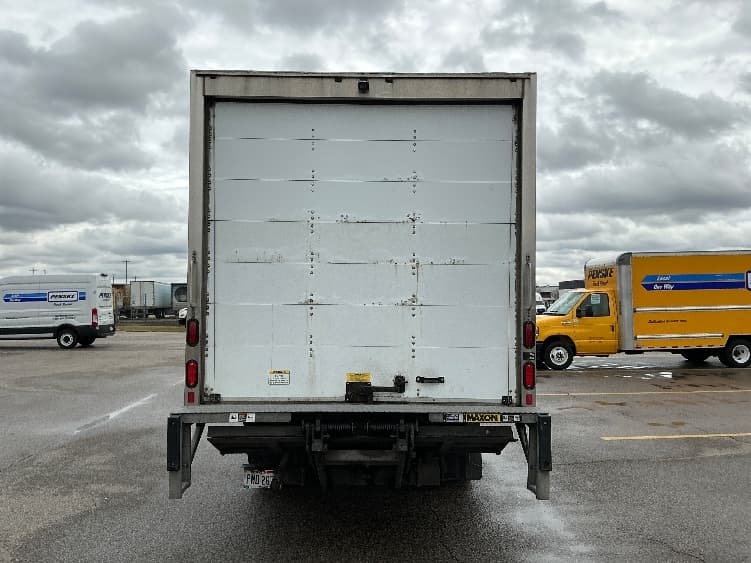 2021 Isuzu NRR in Cincinnati, OH — photo 7
