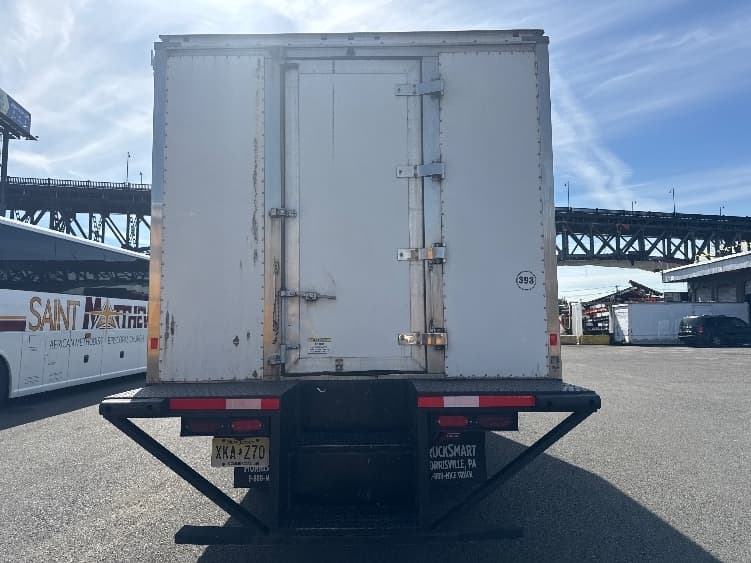 2021 Isuzu NRR in Kearny, NJ — photo 7