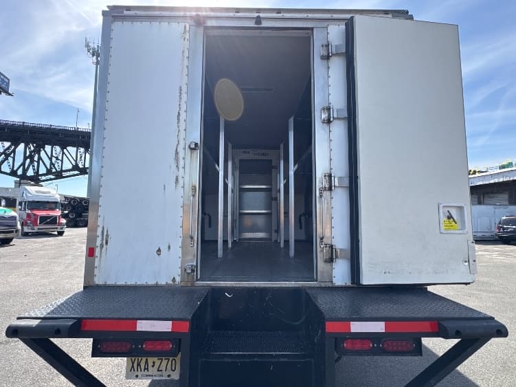 2021 Isuzu NRR in Kearny, NJ — photo 8