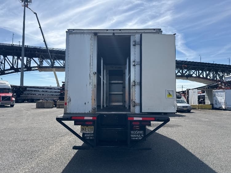2021 Isuzu NRR in Kearny, NJ — photo 9