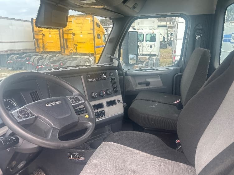 2021 Freightliner Cascadia in Garden City, GA — photo 10