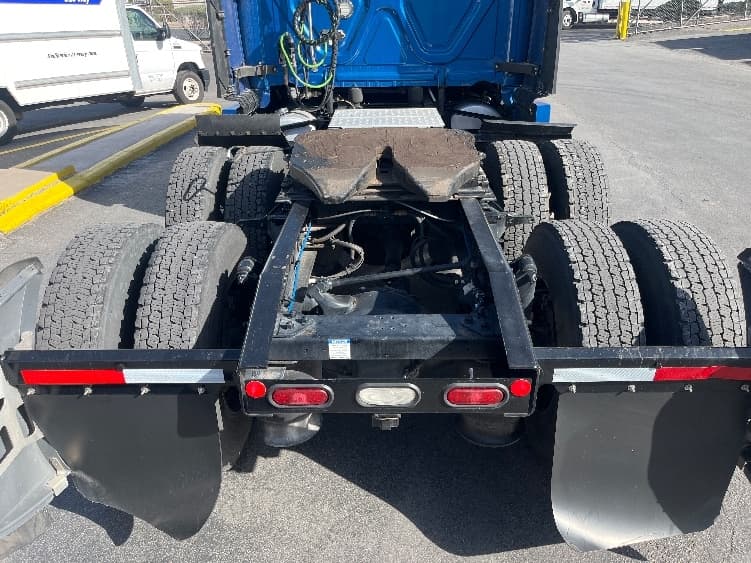 2021 Freightliner Cascadia in El Paso, TX — photo 6