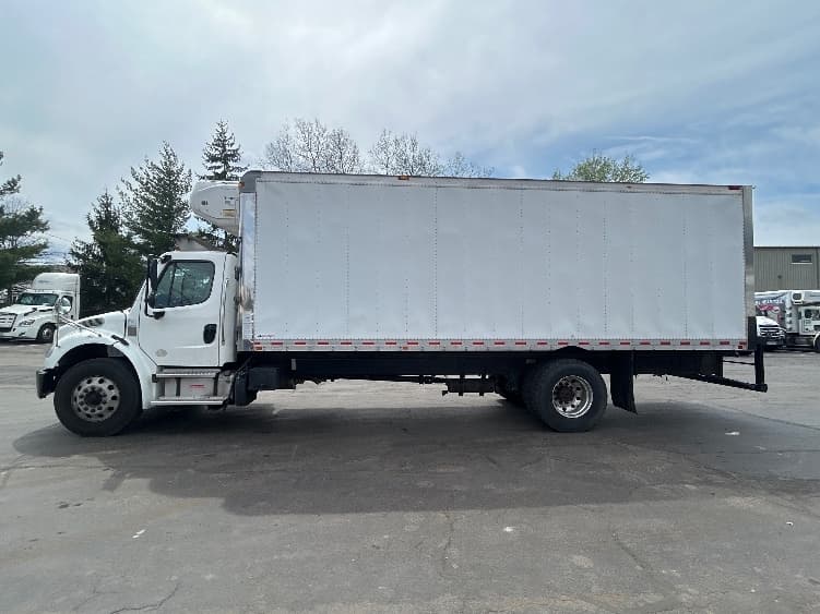 2021 Freightliner M2 106 in Jessup, PA — photo 4