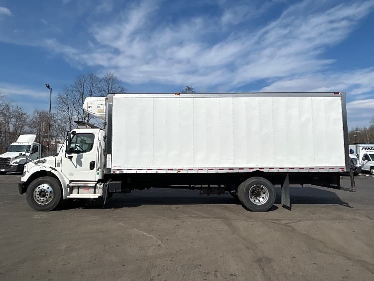 2021 Freightliner M2 106 in Jessup, PA — photo 4