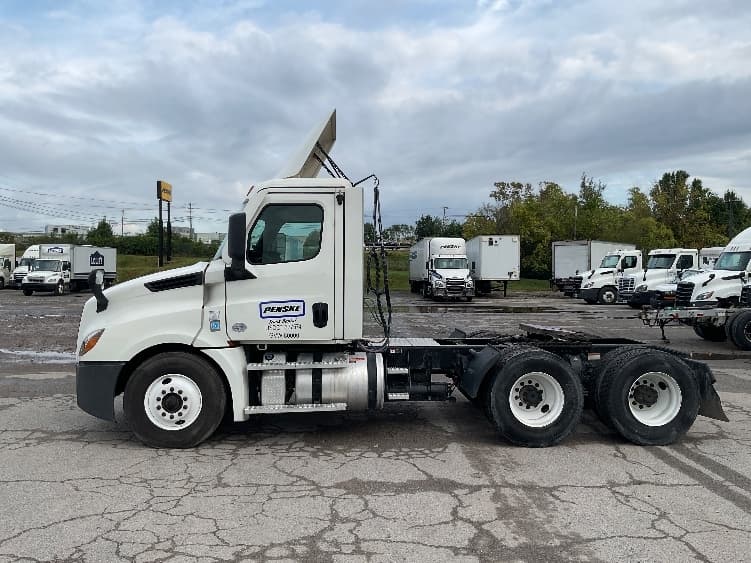2021 Freightliner Cascadia in Atlanta (Forest Park), GA — photo 4