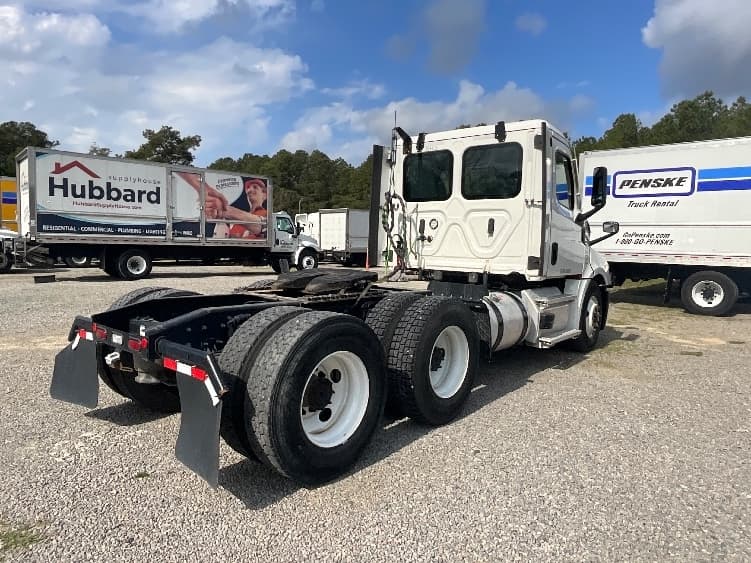 2021 Freightliner Cascadia in Mebane, NC — photo 7