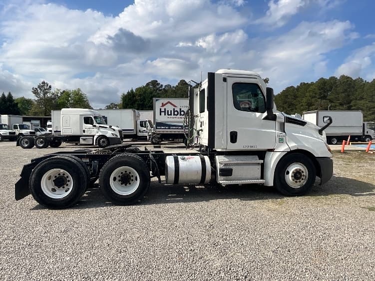 2021 Freightliner Cascadia in Mebane, NC — photo 8